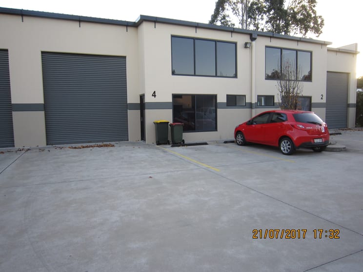 Click to view all images 4/8 Teamster Close Tuggerah NSW 2259 - Image 2
