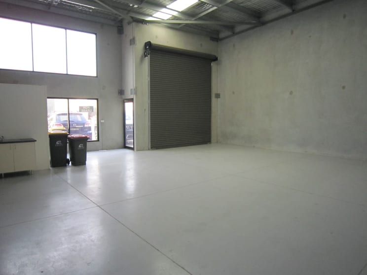 Click to view all images 4/8 Teamster Close Tuggerah NSW 2259 - Image 3