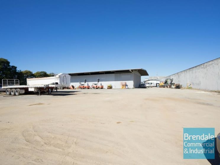 Click to view all images 5 Duntroon Street Brendale QLD 4500 - Image 3