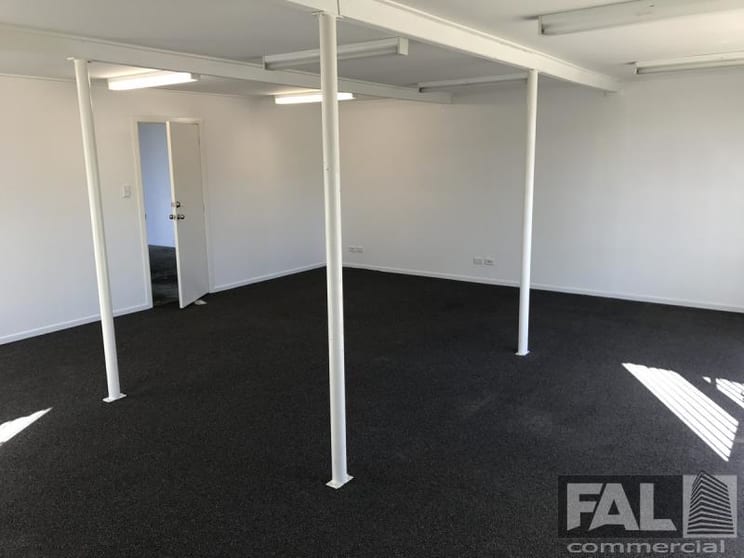 Click to view all images Unit 1B/48 Bullockhead Street Sumner QLD 4074 - Image 3