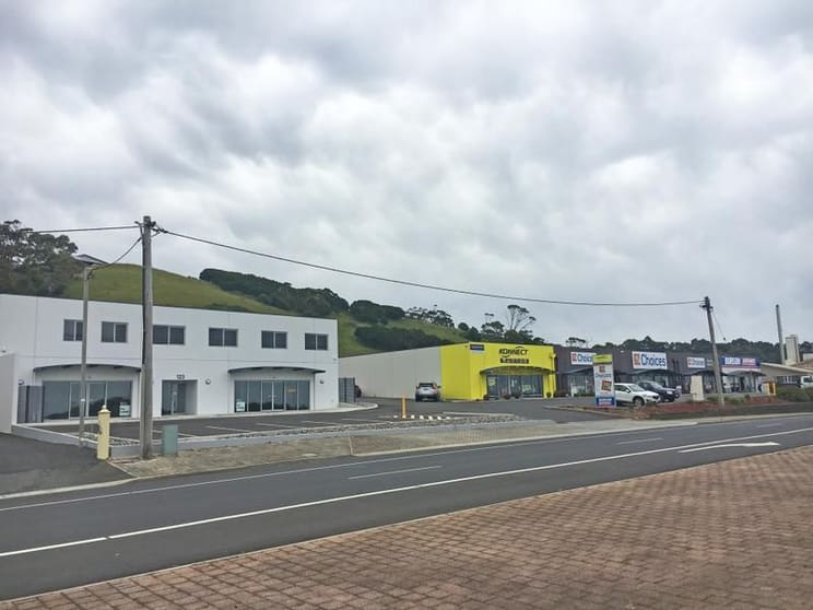 Click to view all images Tenancy 2/123 Bass Highway Cooee TAS 7320 - Image 3