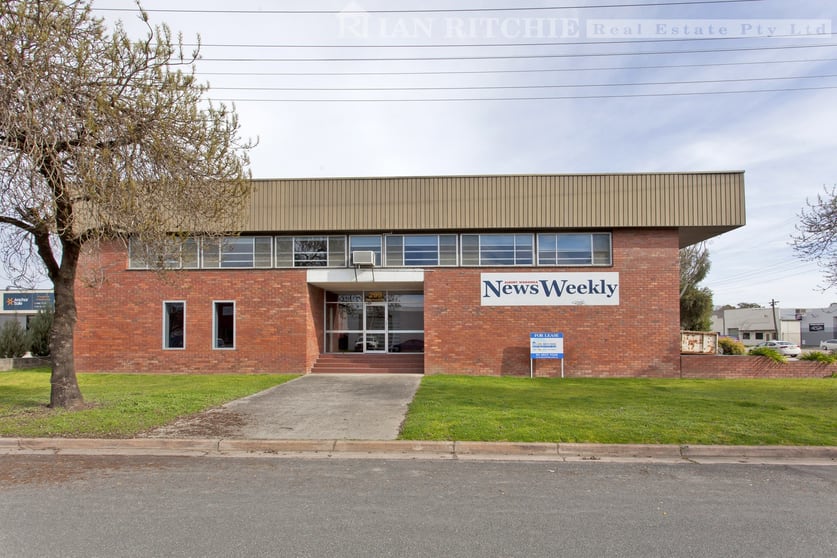 Click to view all images 1/299 Townsend Street Albury NSW 2640 - Image 2