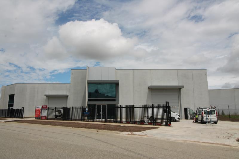 Click to view all images Unit 2/18 Sharnet Circuit Pakenham VIC 3810 - Image 1
