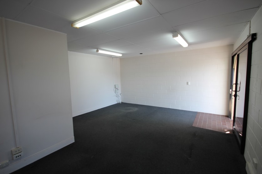 Click to view all images 4/257 Charters Towers Road Mysterton QLD 4812 - Image 3