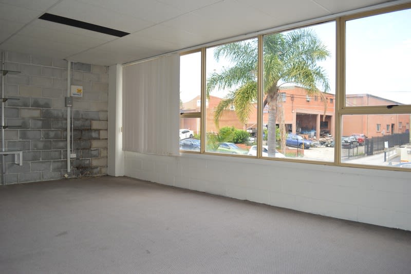 Click to view all images 9 Norman Street Peakhurst NSW 2210 - Image 3