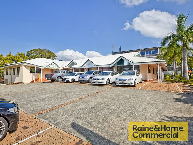 Click to view all images 2/15 Grange Road Grange QLD 4051 - Image 2