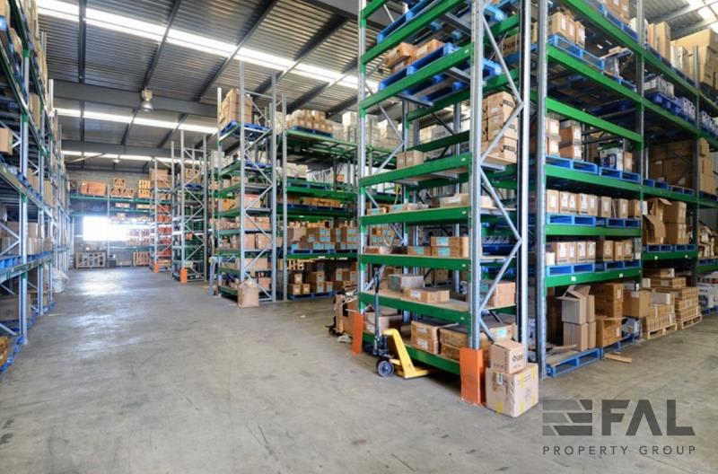 Click to view all images Unit 2/711 Boundary Road Coopers Plains QLD 4108 - Image 2