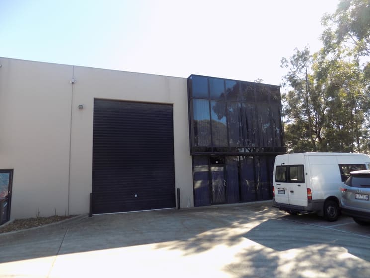 Click to view all images 11/2 Railway Avenue Oakleigh VIC 3166 - Image 1