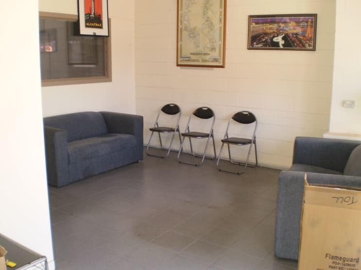 Click to view all images 956 Centre Road Oakleigh South VIC 3167 - Image 3