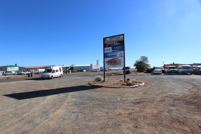 Click to view all images Unit 1/2 Coolawanyah Road Karratha Industrial Estate WA 6714 - Image 2