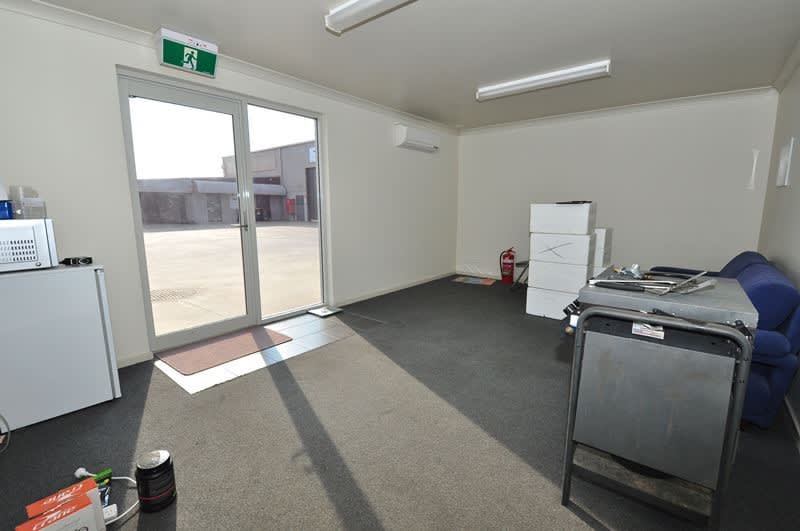 Click to view all images 4/70 Powells Avenue East Bendigo VIC 3550 - Image 2