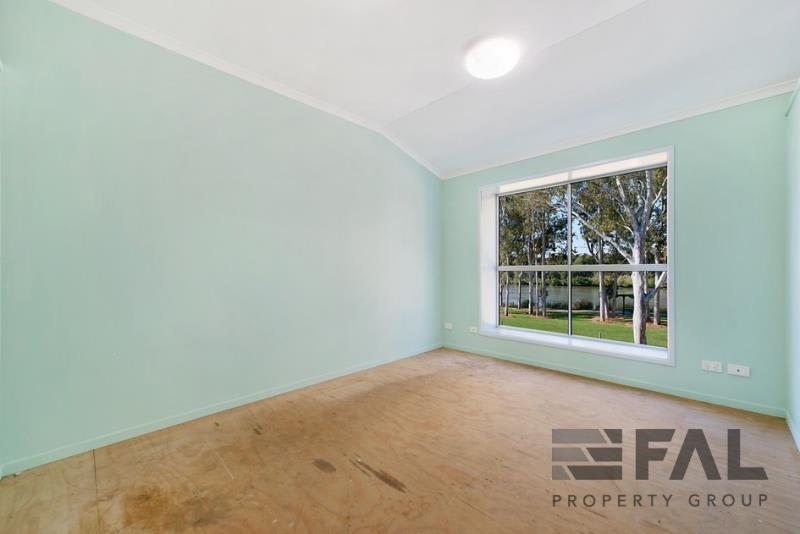 Click to view all images Unit 2/46 Counihan Road Seventeen Mile Rocks QLD 4073 - Image 3