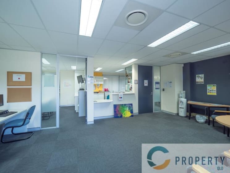 Click to view all images 481 Logan Road Greenslopes QLD 4120 - Image 3