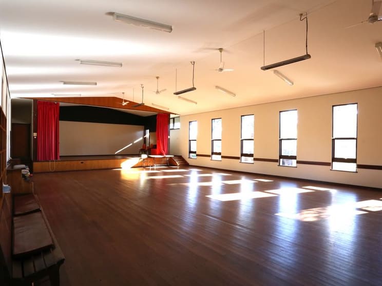 Click to view all images 79 Edgeworth David Avenue Hornsby NSW 2077 - Image 3