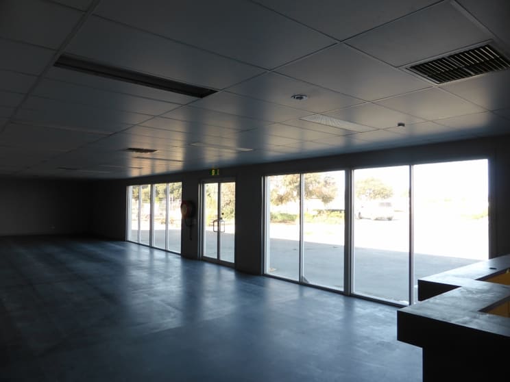 Click to view all images 251 Benetook Avenue Mildura VIC 3500 - Image 2