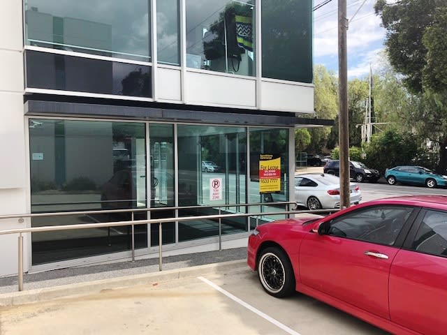 Click to view all images 77 STUBBS ST Kensington VIC 3031 - Image 2