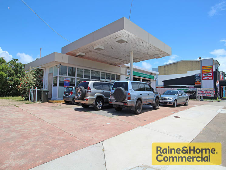 Click to view all images Sandgate QLD 4017 - Image 1