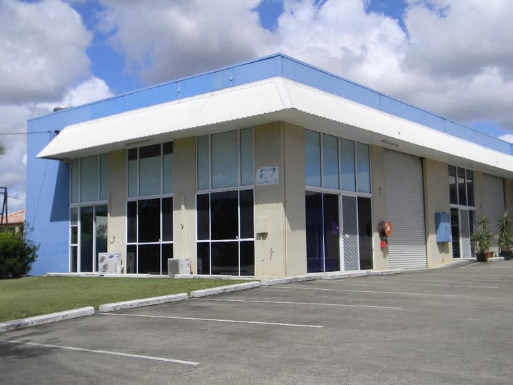 Click to view all images 1/27 Hutchinson Street Burleigh Heads QLD 4220 - Image 1