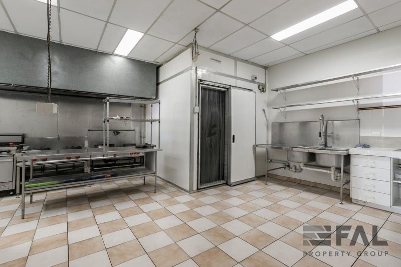 Click to view all images Shop 6/58 Oldfield Road Sinnamon Park QLD 4073 - Image 3