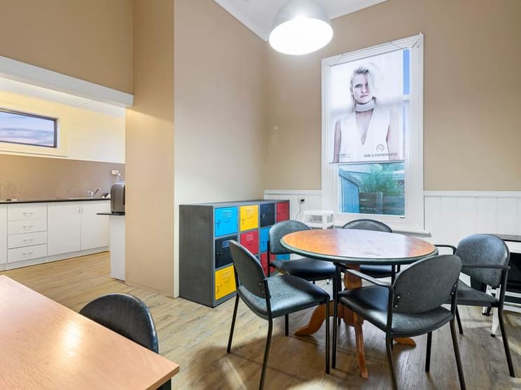Click to view all images 19 Rae Street Colac VIC 3250 - Image 3