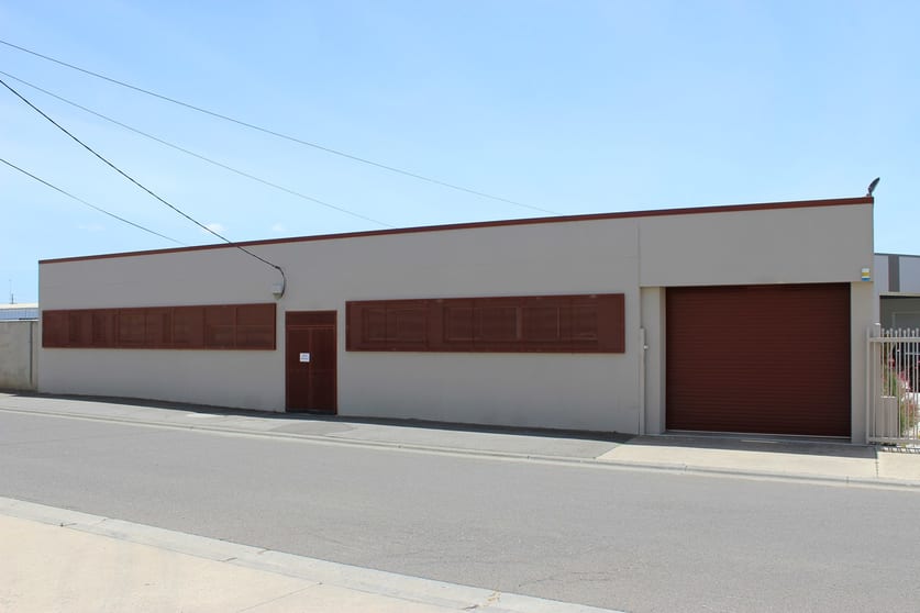 Click to view all images 1/21 Armstrong Street North Geelong VIC 3215 - Image 1