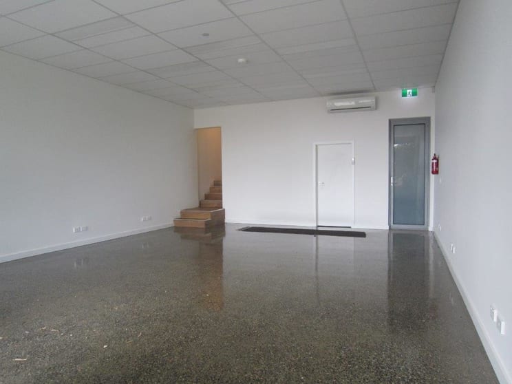 Click to view all images 43 Clunies Ross Crescent Mulgrave VIC 3170 - Image 3