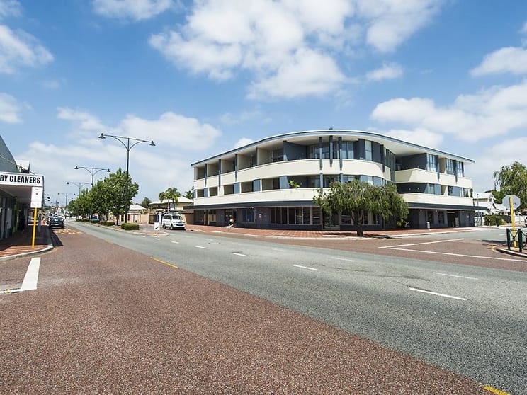 Click to view all images Shop 2/839 Beaufort Street Inglewood WA 6052 - Image 3