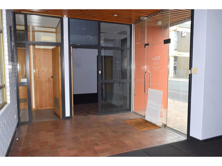 Click to view all images 1 James Street Mount Gambier SA 5290 - Image 3