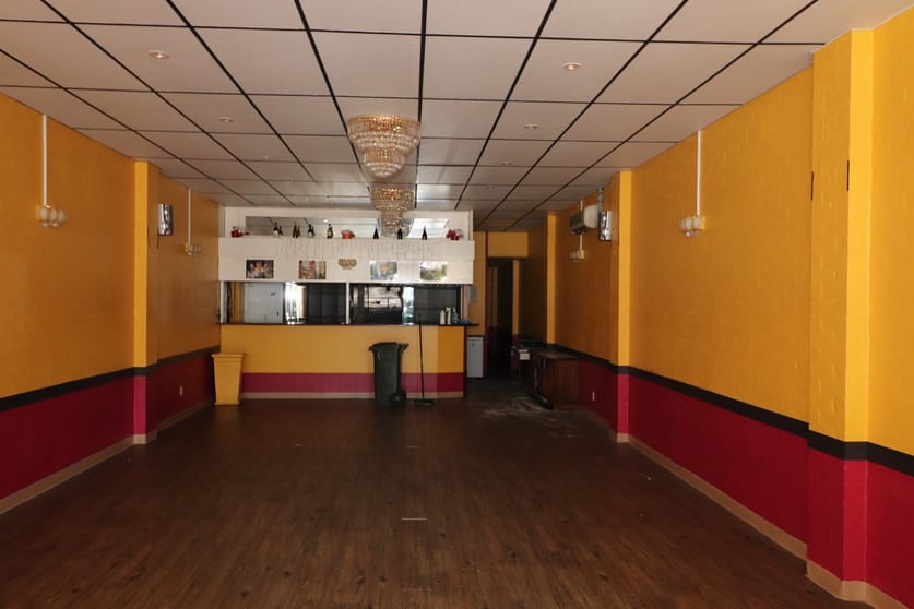 Click to view all images 4/18-22 Beach Street Frankston VIC 3199 - Image 3