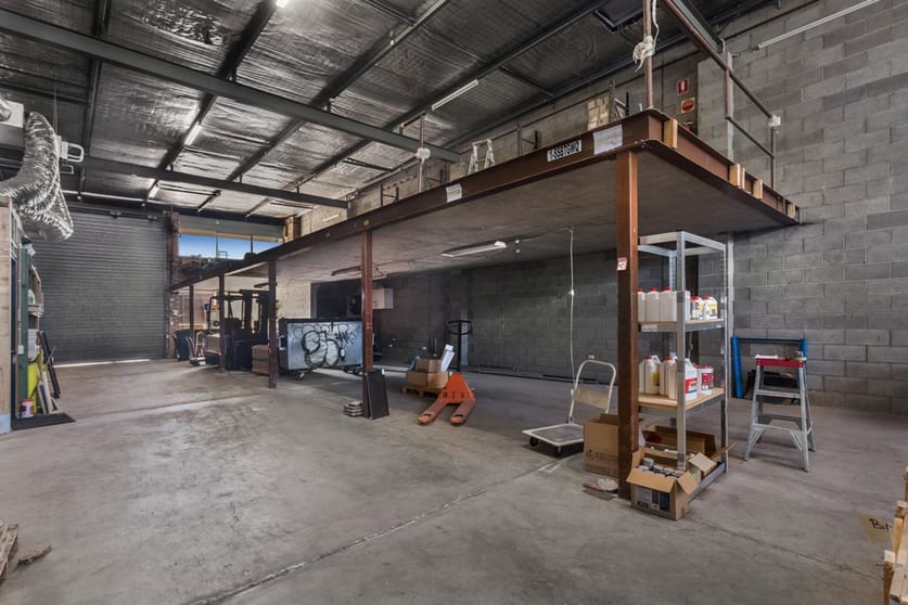 Click to view all images 69 Bristol Road Kedron QLD 4031 - Image 2