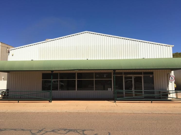 Click to view all images 7 Darcy Lane West Kalgoorlie WA 6430 - Image 1