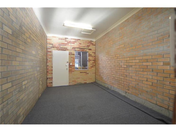 Click to view all images 29 King Street Raymond Terrace NSW 2324 - Image 3