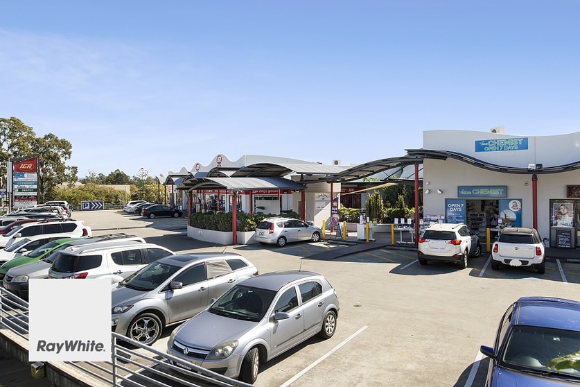 Click to view all images Everton Hills QLD 4053 - Image 2