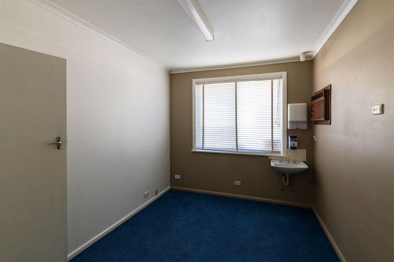 Click to view all images 2/118 David Street Dandenong VIC 3175 - Image 3