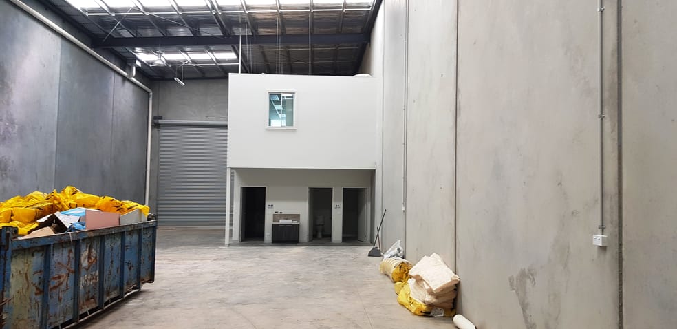 Click to view all images 2/29 Yellowbox Drive Craigieburn VIC 3064 - Image 2