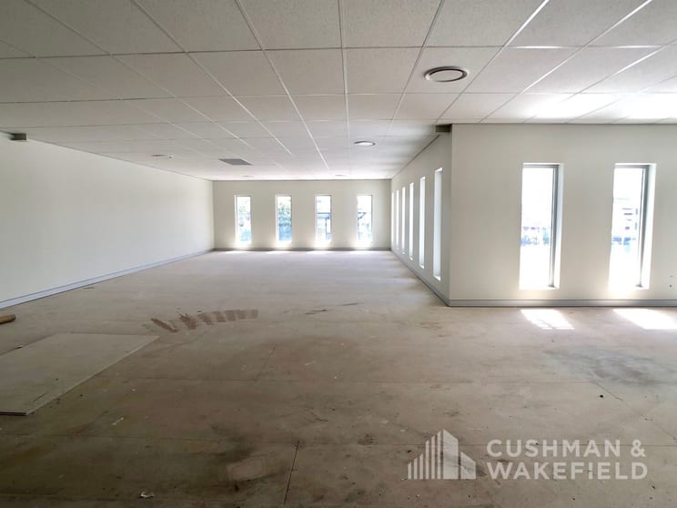 Click to view all images 24 Telford Circuit Yatala QLD 4207 - Image 2