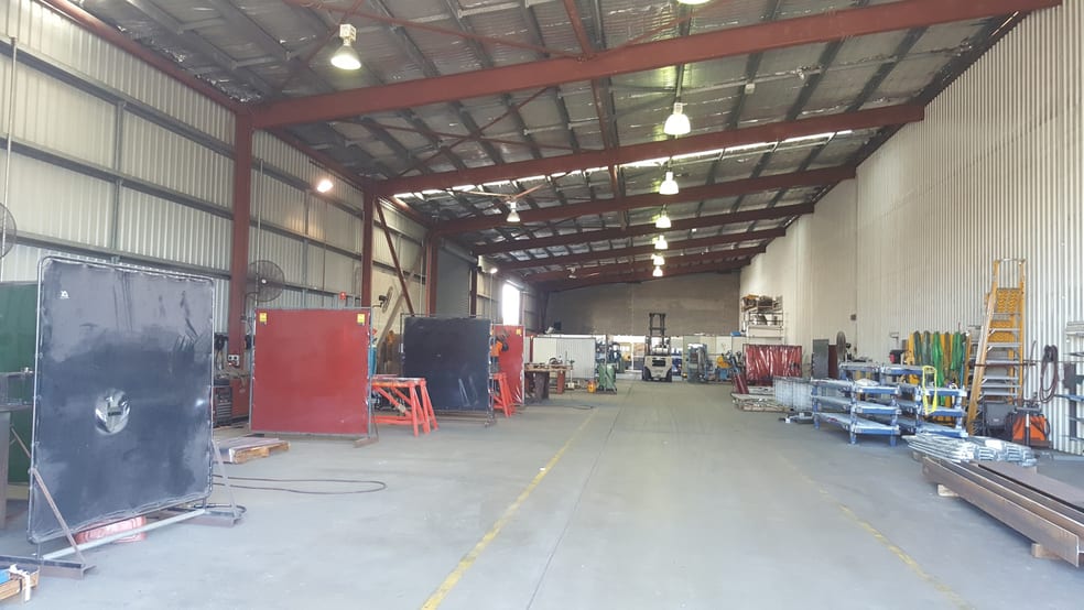 Click to view all images 14-16 Corporate Drive Paget QLD 4740 - Image 1