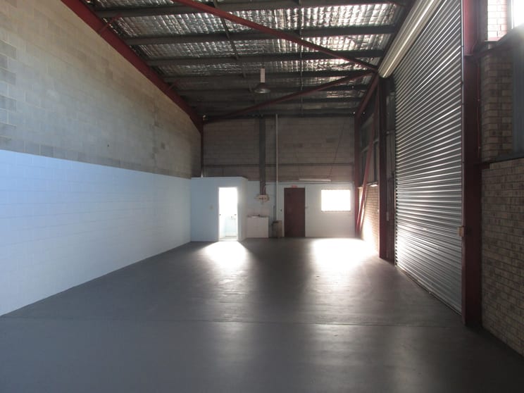 Click to view all images 3/104 Boat Harbour Drive Pialba QLD 4655 - Image 2