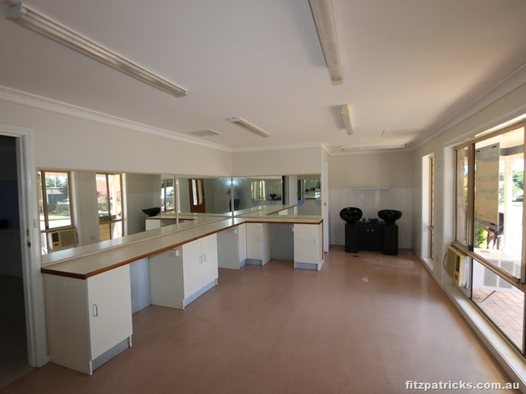 Click to view all images 16 Ceduna Street Wagga Wagga NSW 2650 - Image 3