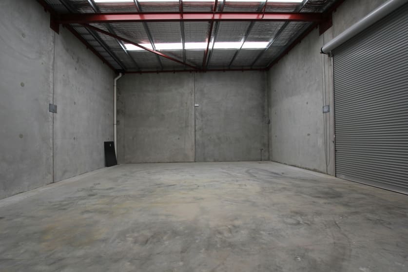 Click to view all images 4/11 Simper Road Yangebup WA 6164 - Image 3