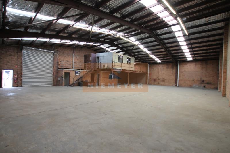 Click to view all images 20 Regent Crescent Moorebank NSW 2170 - Image 2