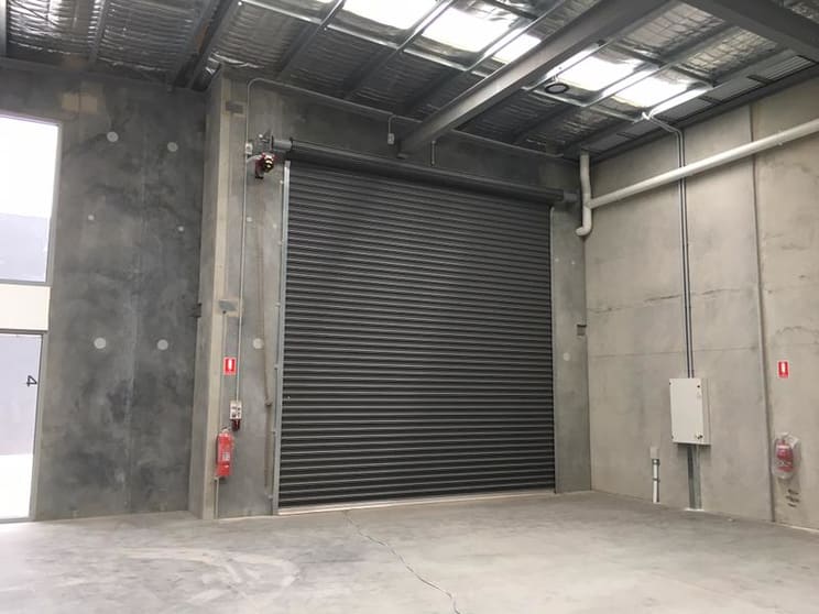 Click to view all images Units 1 & 3/172 Fyans Street South Geelong VIC 3220 - Image 3