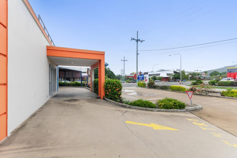 Click to view all images 152 Charters Towers Road Hermit Park QLD 4812 - Image 3