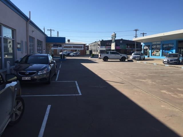 Click to view all images 2/19 Wollongong Street Fyshwick ACT 2609 - Image 2