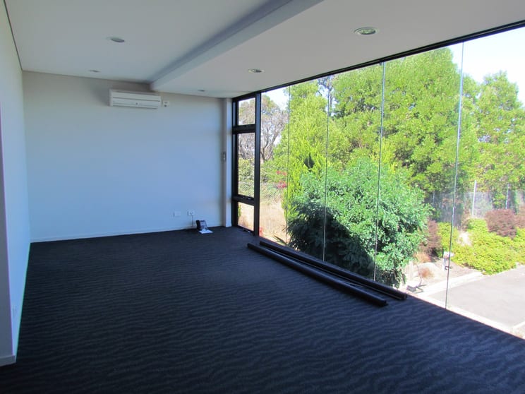 Click to view all images 10 Neilson Court Warragul VIC 3820 - Image 3