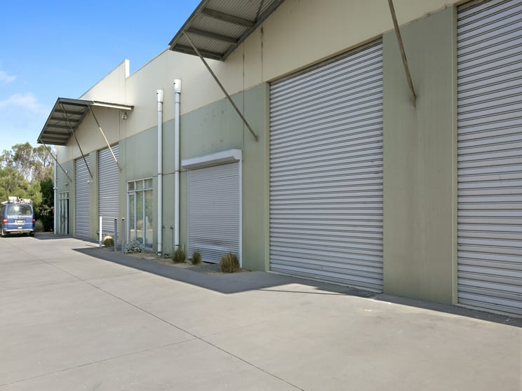 Click to view all images 2/5 Merino Street Rosebud VIC 3939 - Image 2