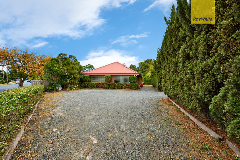 Click to view all images 105 Warrandyte Road Ringwood North VIC 3134 - Image 1