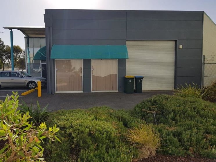 Click to view all images 1 Endeavour Drive Port Adelaide SA 5015 - Image 2
