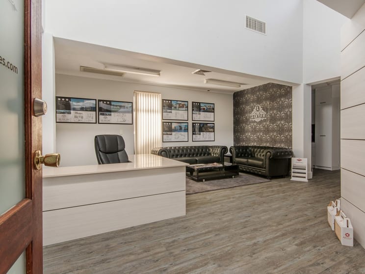 Click to view all images 6/2A Peel Street Mandurah WA 6210 - Image 2