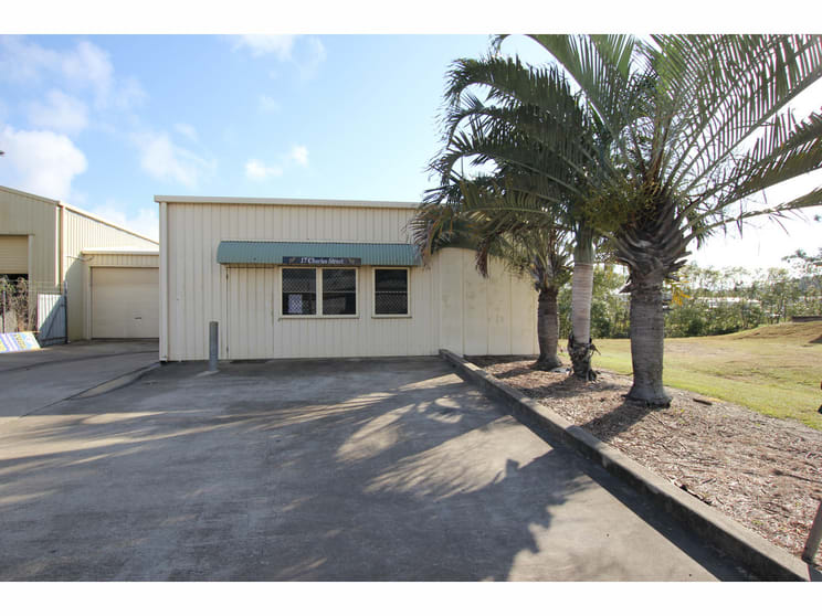 Click to view all images 1/17 Charles Street Yeppoon QLD 4703 - Image 1